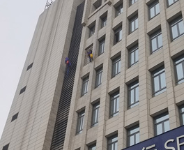 外墻清洗用什么清潔劑?