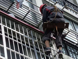 陽(yáng)臺(tái)窗戶漏水應(yīng)該怎么防水維修呢? 玻璃幕墻漏水要怎么修補(bǔ)